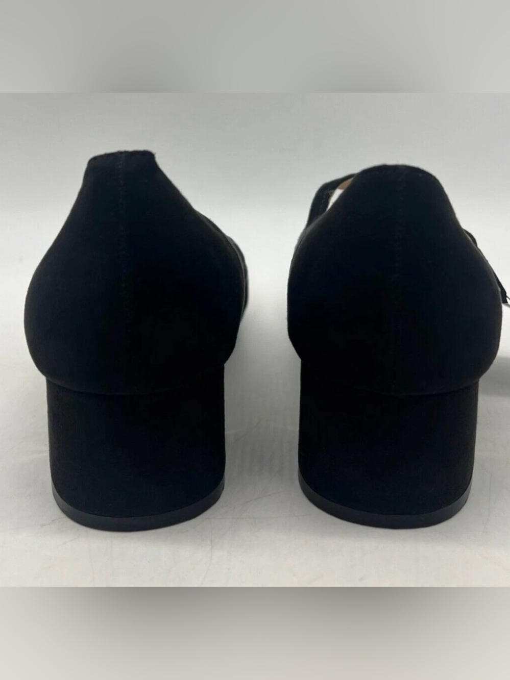 Liz Claiborne Ferry Pumps, size 8 - Picture 5 of 5